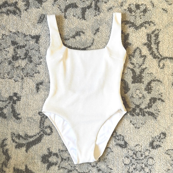 Monday Swimwear Sardinia White Sand Crinkle One Piece NWT - Picture 1 of 4